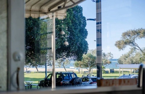Moffat Beach House | Wara Wara on Moffat Beach Foreshore