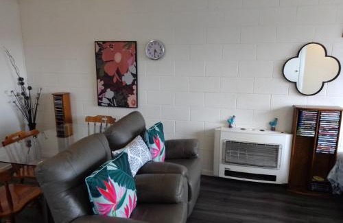 Waratah Apartment | Waratah Waterfall Retreat Unit 3 Free Pay TV & WiFi