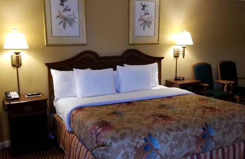 Sturbridge House | Warm and Inviting Sturbridge Accommodation with Complimentary Breakfast