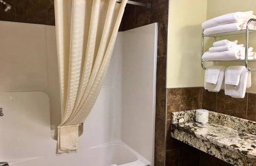Sturbridge House | Warm and Inviting Sturbridge Accommodation with Complimentary Breakfast