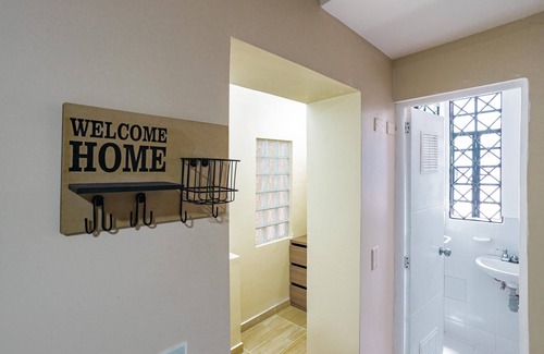 Chapinero Hotel | Warm home close to culture, art and movement