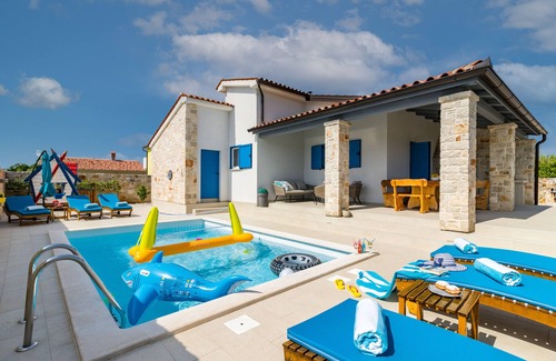 Jursici Villa | Warm, sunny, private and family friendly villa, where pets are welcome