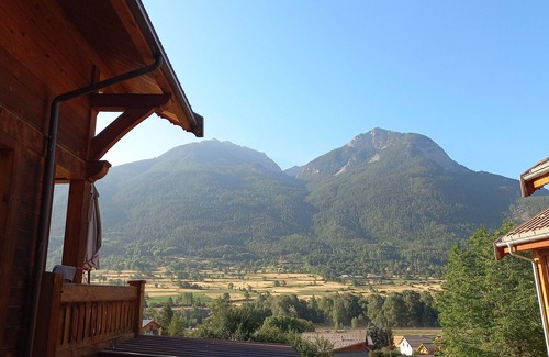 Briancon Ski Chalet | Warm traditional wooden chalet Briançon Serrechevalier 1200m