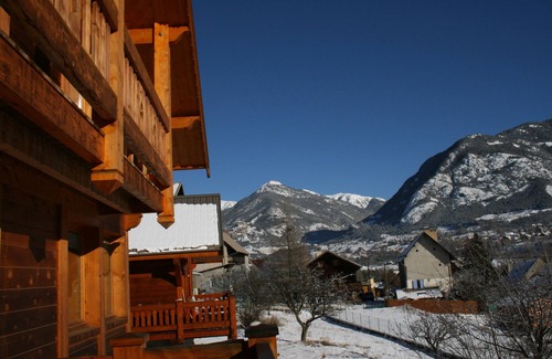 Briancon Ski Chalet | Warm traditional wooden chalet Briançon Serrechevalier 1200m