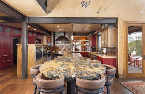 Copper Mountain House | Warming Hut: True Ski-in/Out, Hot Tub, Video Wall, Pool Table, Shuttle