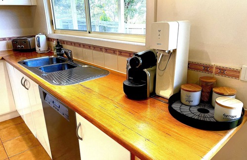 Hastings House | Warrangine Bay view retreat is a real jewel of the Mornington Peninsula.