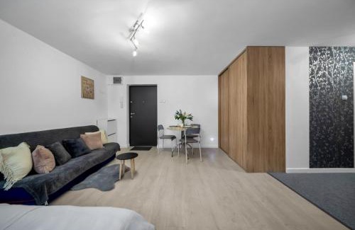 Ochota Apartment | Warsaw Ochota Studio - Park, Bus&Trains Nearby - By Rentujemy