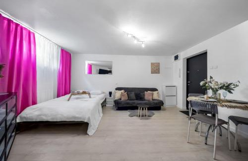 Ochota Apartment | Warsaw Ochota Studio - Park, Bus&Trains Nearby - By Rentujemy