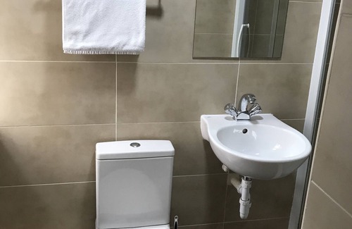 Tolworth Cabin | Warwick Lodge