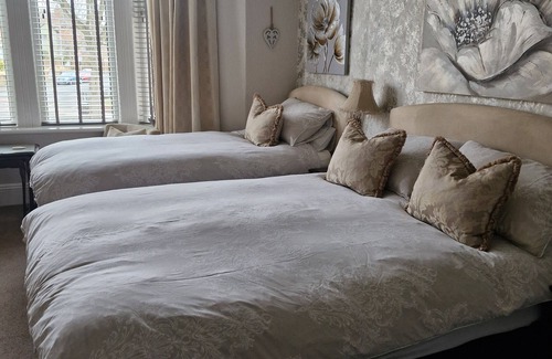 Carlisle Bed & Breakfast | Warwick Lodge Guesthouse
