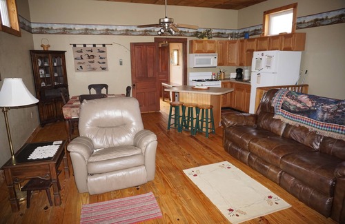 Johnson City Cabin | Watauga River Cabins-Laurels Cabin