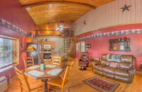 Johnson City Cabin | Watauga River Cabins Sycamore Cabin