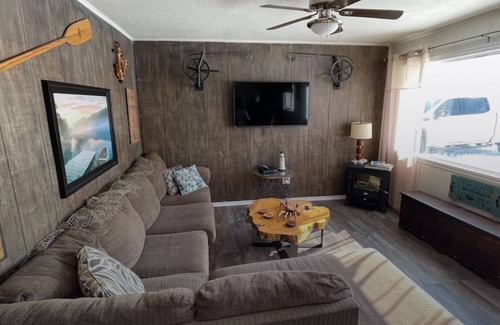 Harwich Cottage | WATER FRONT & BACK 4 SEASON GETAWAY AT THE BAY.nRelax with family & friends.