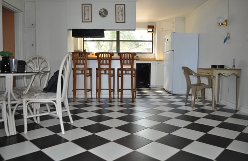 Josephine House | Water - Woods - Nature - Sweeping Bay Views - World-Class Fishing