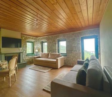 Central Tzoumerka House | Waterfall Kataraktis Vatatsi