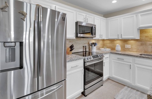 Laguna Vista House | Waterfront 2 bd /2.5 ba Modern-Farmhouse Space