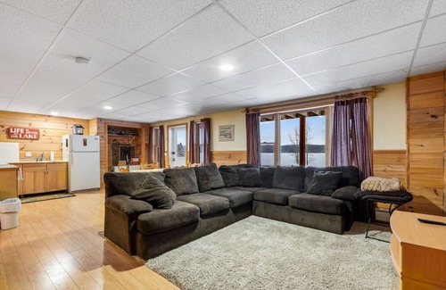 Pittsburg House | Waterfront 3BR Close ATV Access Trails