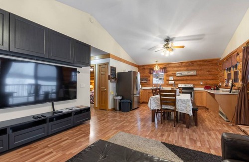 Pittsburg House | Waterfront 3BR Close ATV Access Trails