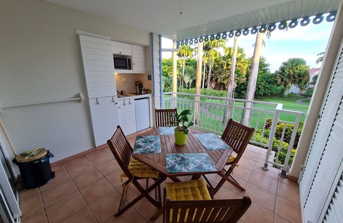Gros Raisins Apartment | Waterfront apartment. Madininappart.fr