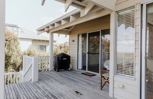 Eagle Bay House | Waterfront