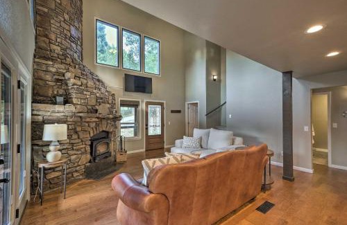 Springdale House | Waterfront Beaver Lake Hideaway with Kayaks and More!