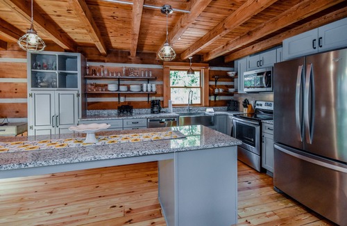 Mayhew Cabin | Waterfront Cabin with Private Launch