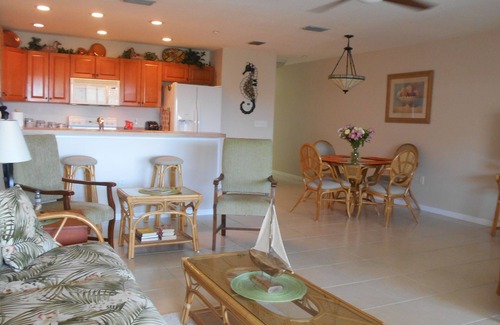 Indian Shores Condo | Waterfront Condo with an amazing view - Pet Friendly