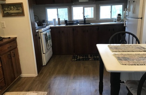 Central Frontenac House | Waterfront cottage for rent
