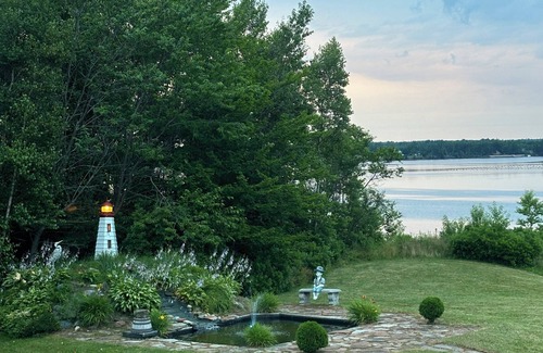 Naufrage Cottage | Waterfront Cottage in Georgetown