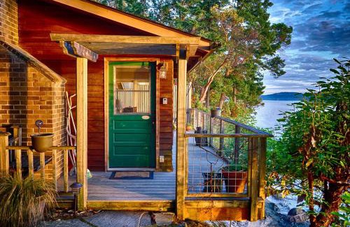 Deer Harbor House | Waterfront Cottage Rental with Spectacular Sunset Views on Orcas Island, Washington