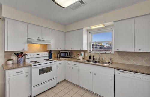 Bayou Vista House | Waterfront cottage in Bayou Vista. 30 day stay
