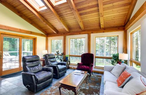 Deer Isle House | Waterfront Deer Isle Retreat with Fire Pit!