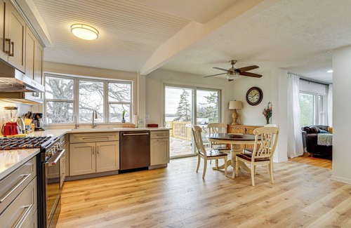 Maple Grove House | Waterfront Eagle Lake Home w/Yard & Deck