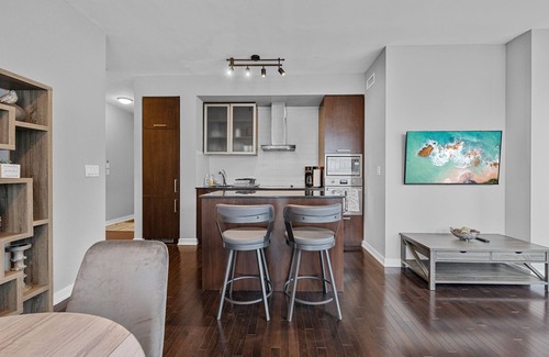 Central Waterfront Condo | Waterfront/Ent District - 2BDRM + Free Parking
