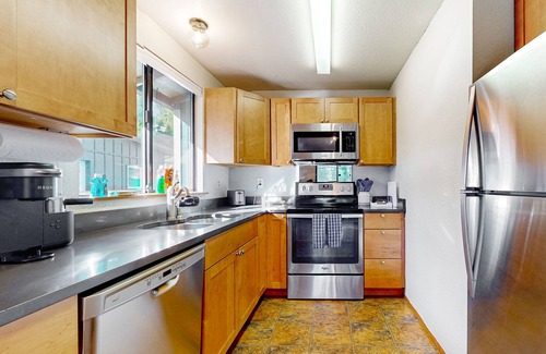 Grapeview House | Waterfront escape with beach access, deck, streaming, & W/D - dog-friendly