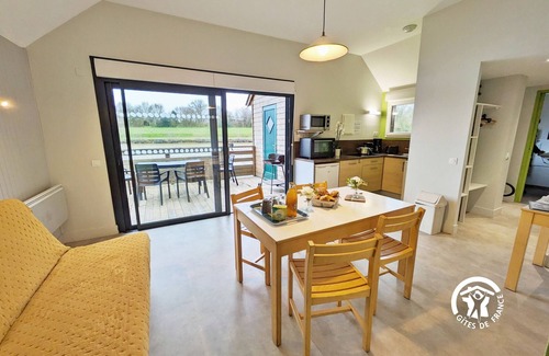 Villiers-Charlemagne Cottage | Waterfront Chalet with Fishing, Games, and Family Fun for 5-7 Guests