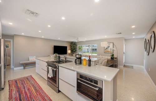 Venetian Way House | Waterfront Gem Stunning Sunsets & Wildlife Views Boat Dock Mins to Beach