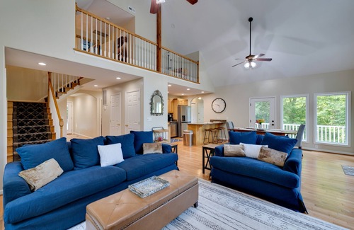 Pine Top House | Waterfront Hartfield Vacation Rental w/Dock!