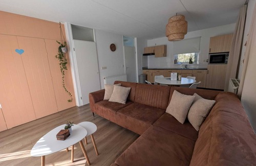 Eernewoude House | Waterfront holiday home with in green area Alde Feanen nature park