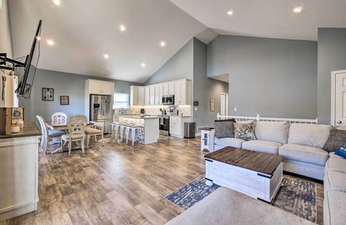 Lake Milton House | Waterfront Home on Lake Milton: Dock, Hot Tub