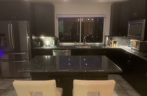 Coral Ridge Isles House | Waterfront Home with a Heated Pool 10 min to the Beach