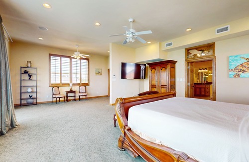 Port Isabel House | Waterfront home w/ amazing views and private pool - close to water park