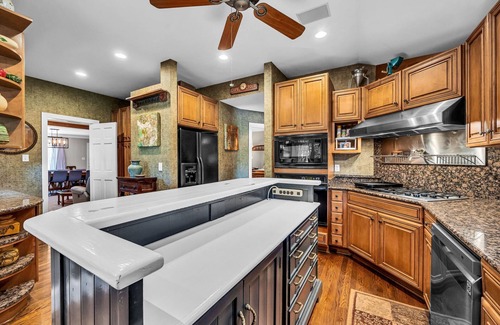 Greensboro House | Waterfront home with 5 Acres! 4 bedrooms 3.5 bathrooms