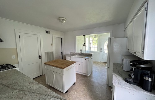 Cleveland House | Waterfront indulgence on Oneida Lake. Bring your boat to this pet friendly home