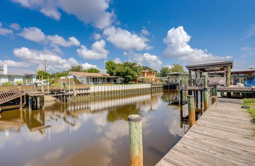 Isle of Palms House | Waterfront Jacksonville Retreat with Boat Dock!