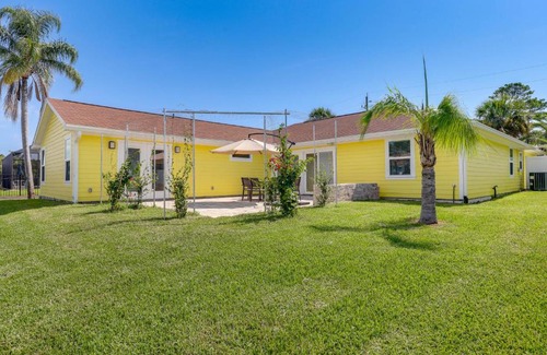 Isle of Palms House | Waterfront Jacksonville Retreat with Boat Dock!