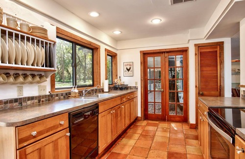 Lake Magdalene House | Waterfront Lake Farmhouse - Relax Lakeside with Magical Sunset Views