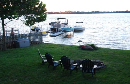 Pulaski House | Waterfront Lake house (Sandy Pond, Lake Ontario)