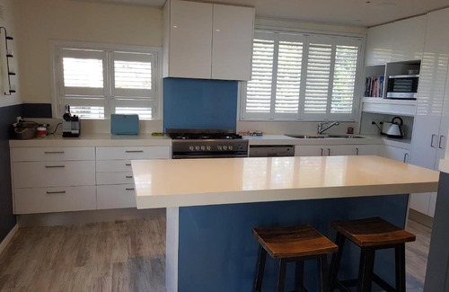 Corlette Apartment | Waterfront Location - 2 Bed Apartment in Corlette, Port Stephens - Sleeps 4