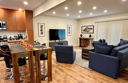 Saugerties South Apartment | Waterfront Oasis, Hot Tub, Sauna, Village Walk to All, Kayaks, Pet Friendly